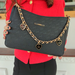 ZİNCİR AKSESUARLI ÇANTA